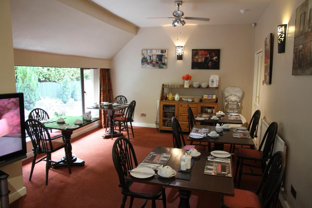Castle Green Bed And Breakfast Ashbourne  Exterior photo